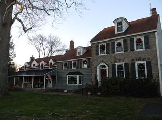 1 Stone Bridge Ct, Langhorne, PA 19047