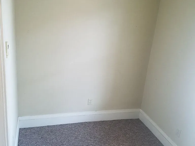 1000 E. Locust St. / 2906 N. Weil St. — Photo 17