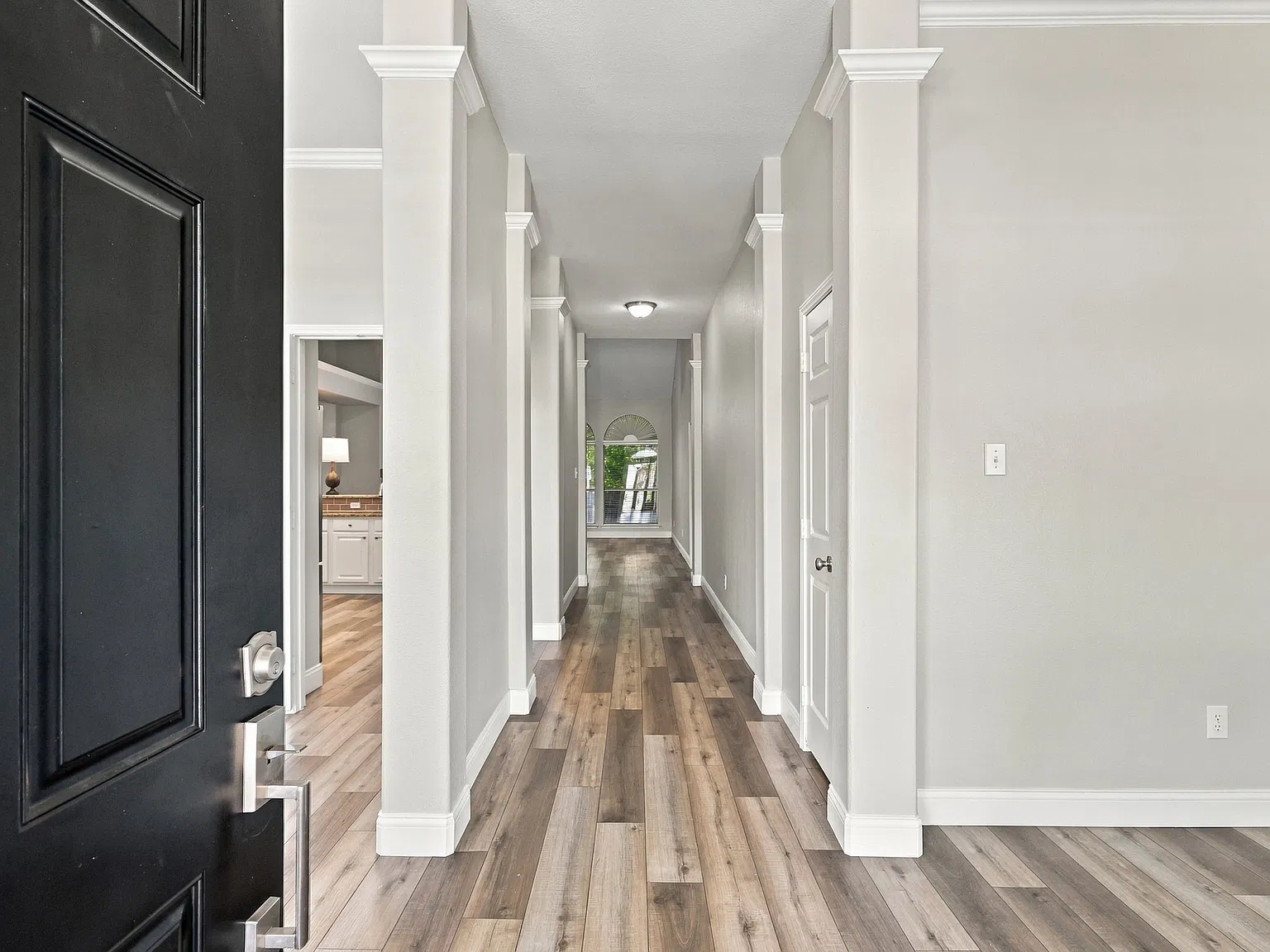 4 bed, 2312 sqft, $2,800 — Photo 4