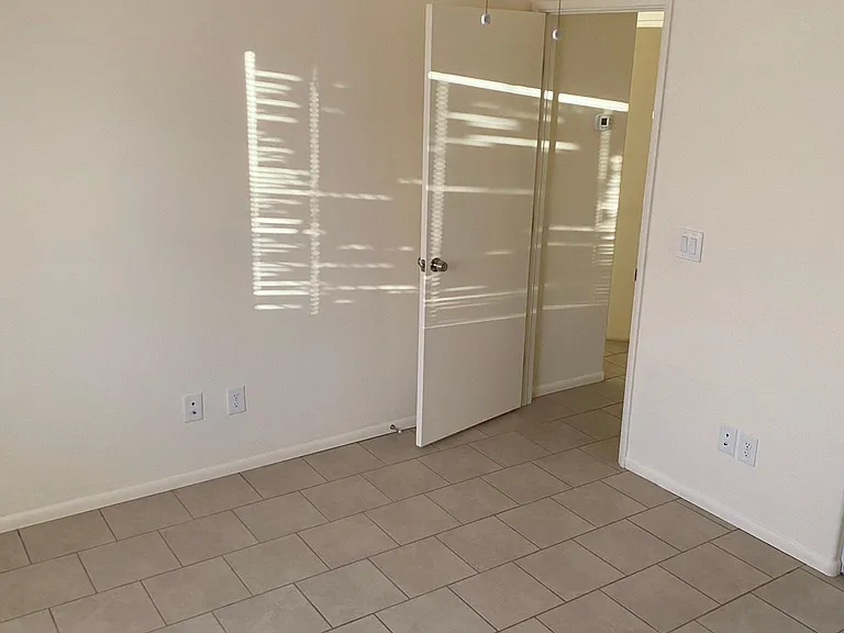 354 W Hollamon St #D — Photo 23