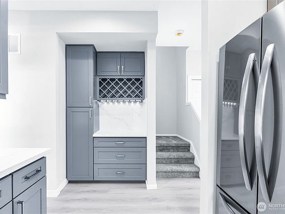 4th image of 441 NE Alder Street #1 & 2