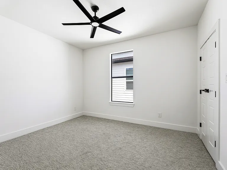 1958 Toronto St — Photo 34