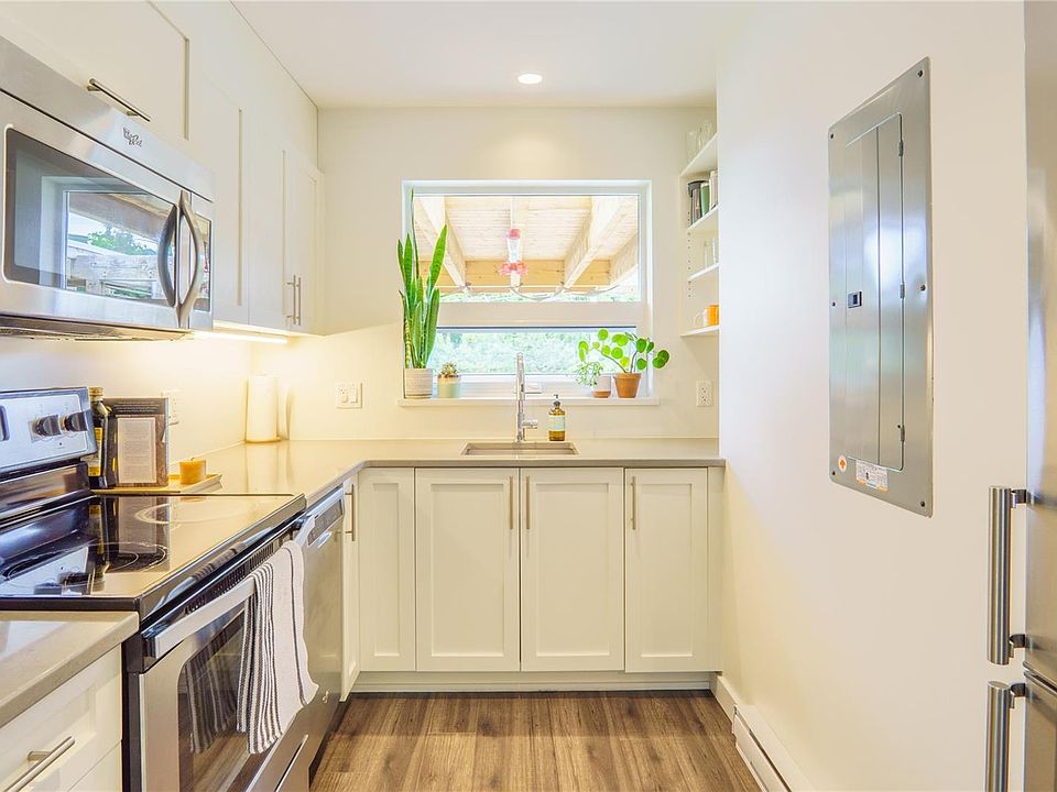 1st image of 605 Gibson St #122