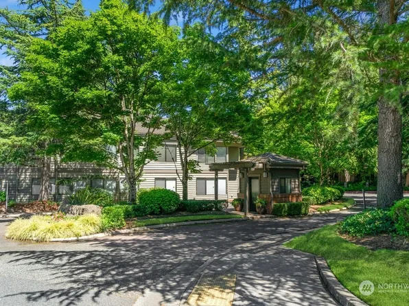 1354 Bellevue Way NE #8, Bellevue, WA 98004