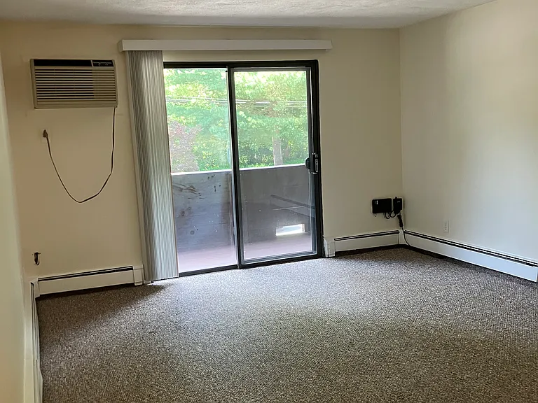 15 Davis Rd #B10 — Photo 6