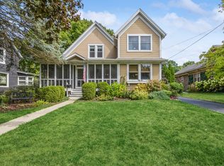 39 S Caroline St, Crystal Lake, IL 60014