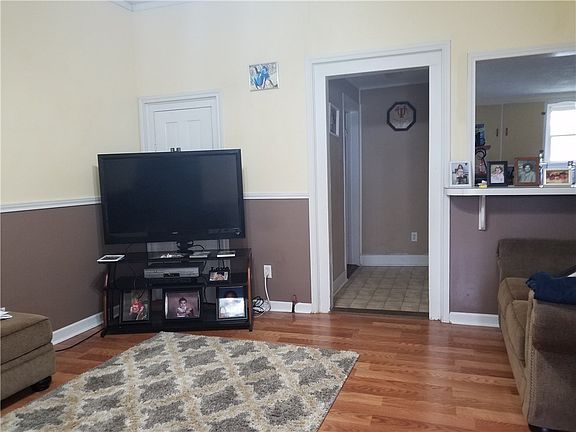 4th image of 501 E Davilla St