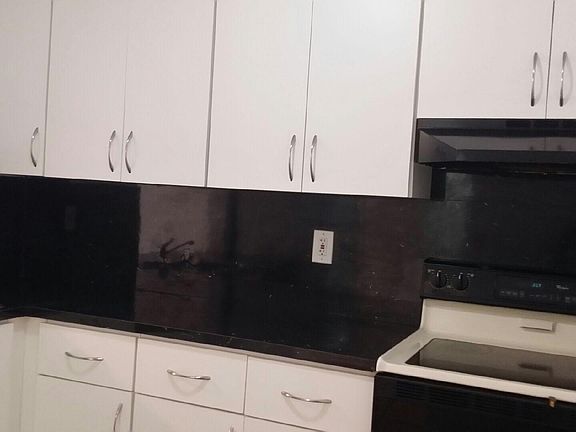3rd image of 15 Salamanca Ave APT 1