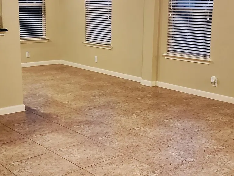 Living Room - Looking at eat-in Kitchen