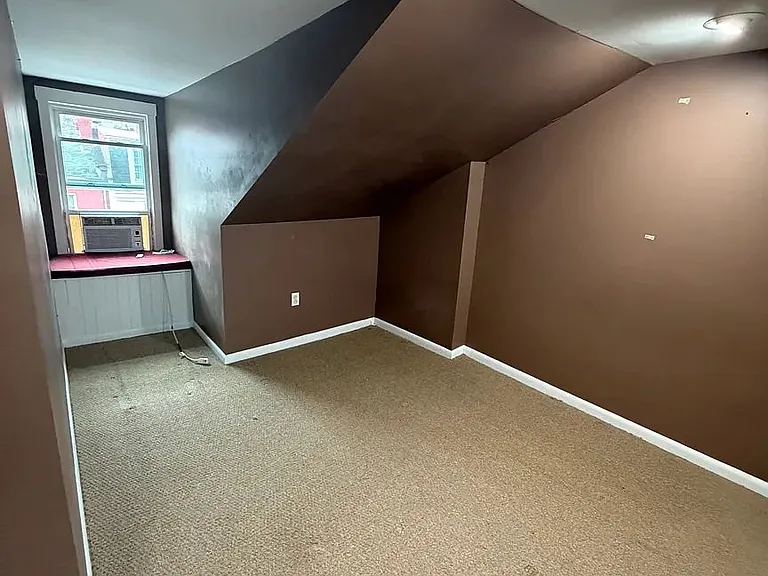 1709 Sarah St — Photo 27