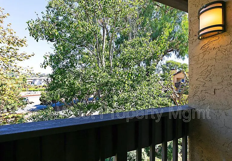 1680 N Coast Highway 101 #3 — Photo 15