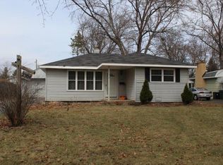 2304 Sigwalt St, Rolling Meadows, IL 60008