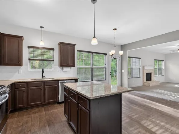 1180 Awenasa Dr, Villa Rica, GA 30180