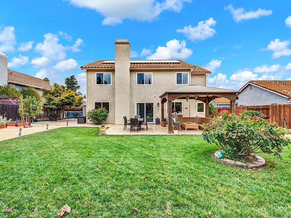 1st image of 706 Fox Hollow Way