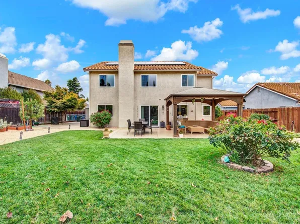 706 Fox Hollow Way, Vacaville, CA 95687