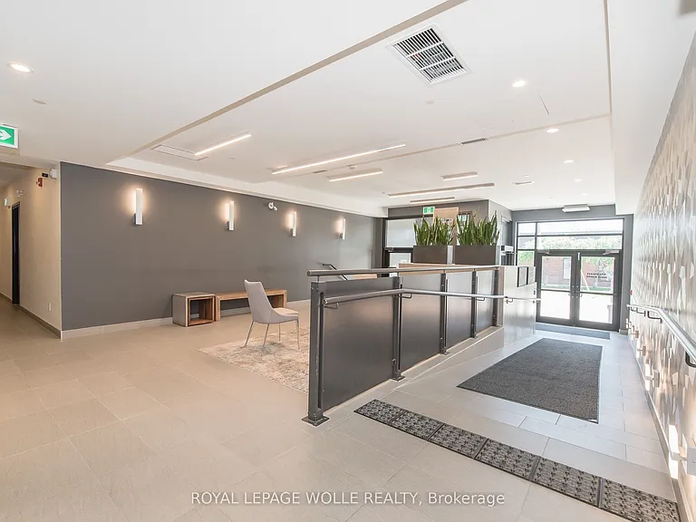690 King St W #610 — Photo 29