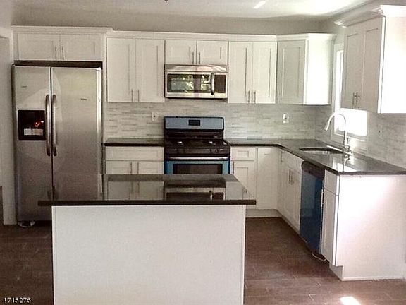 5th image of 463 Heywood Ave