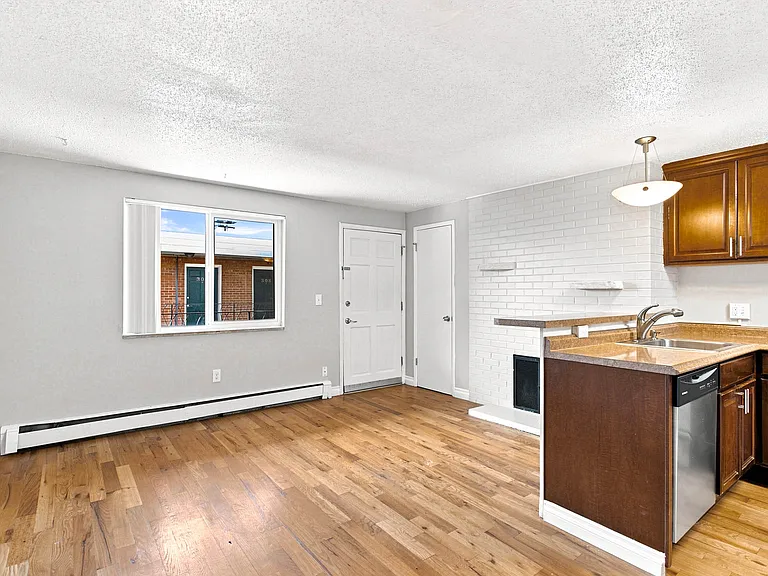222 Logan — Photo 49