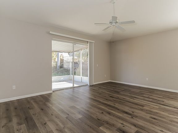 4th image of 25121 Hyde Park Blvd
