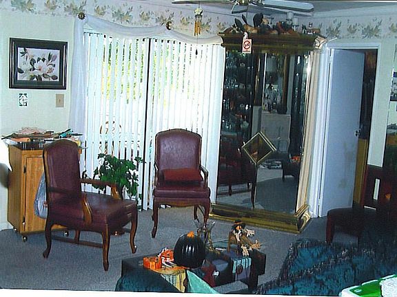 The owners have kept this home in excellent condition.