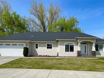 1215 SE Trentwood Drive, College Place, WA, 99324