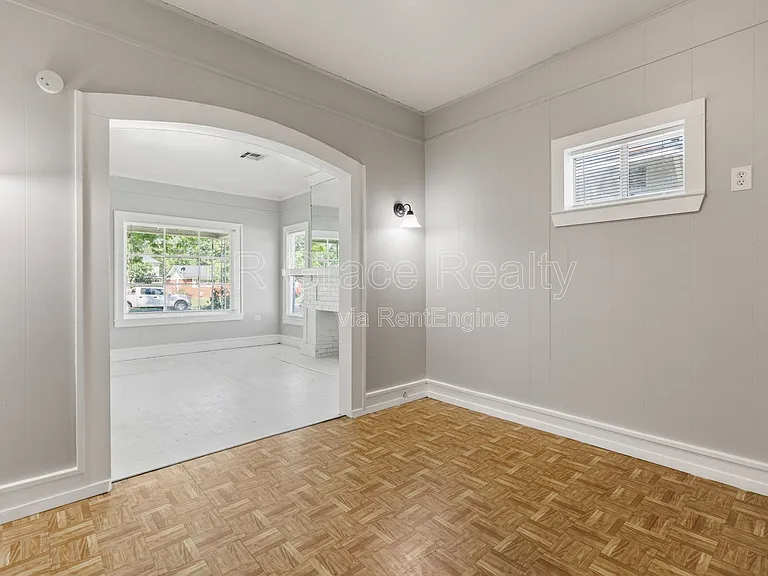 609 E Walker St — Photo 21