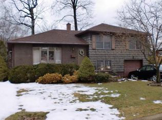 72 McLean St, Iselin, NJ 08830