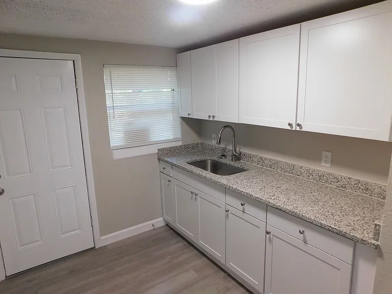 1348 Steele St #1 — Photo 21