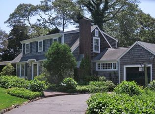 11 King Philip St, Dartmouth, MA 02748
