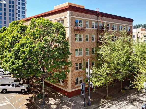 709 SW 16th Ave Unit 105, Portland, OR 97205