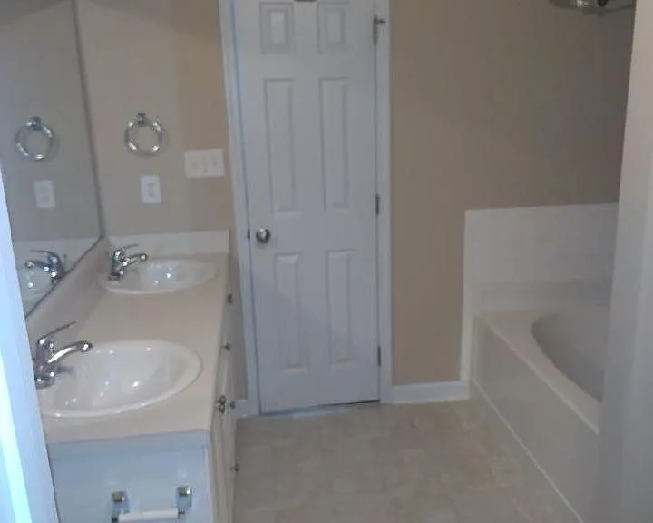 2918 Carey Ct — Photo 15