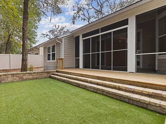 3rd image of 1702 Highland Dunes Way