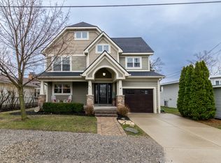 85 Crescent Ave, Lake Orion, MI 48362