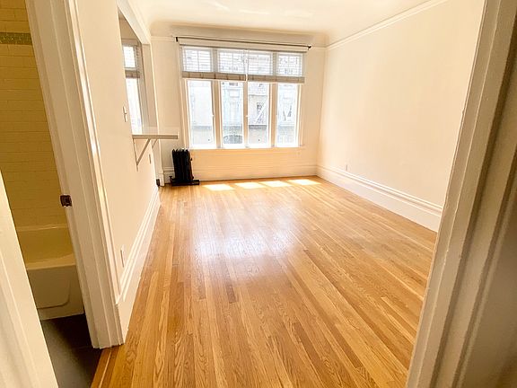 4th image of 838 Hyde St APT 10