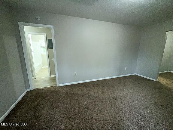 2nd image of 351 Lawrence Rd