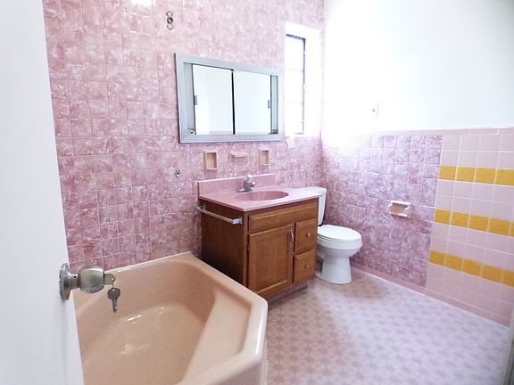 4th image of 1680 E 54th St #2