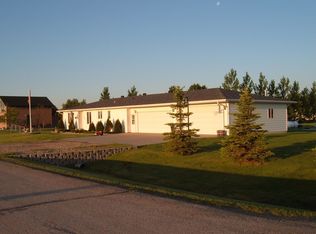 345 5th St, Davenport, ND 58021