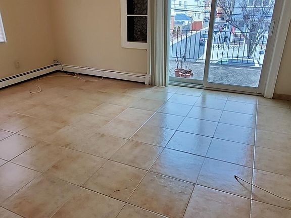5th image of 3170 Rawlins Ave #1