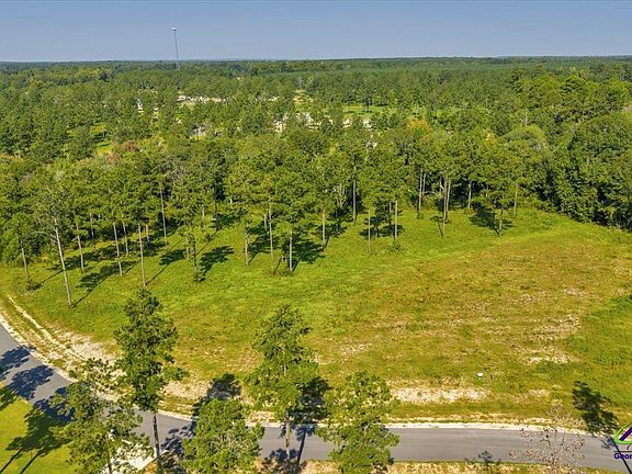 3rd image of 16 Evergreen Dr