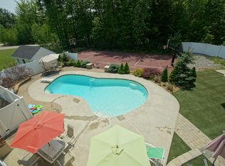 14 Sweet Briar Ln, Chester, NH 03036