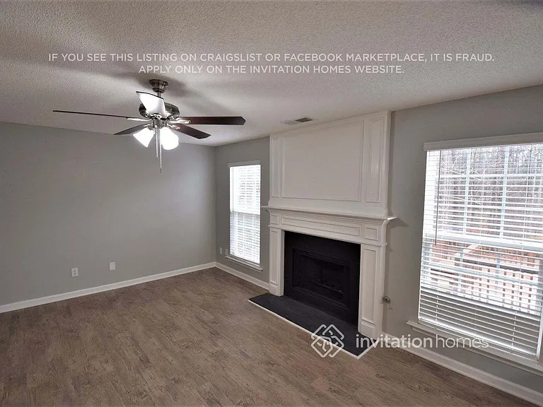 2531 Hampton Valley Dr SW — Photo 2