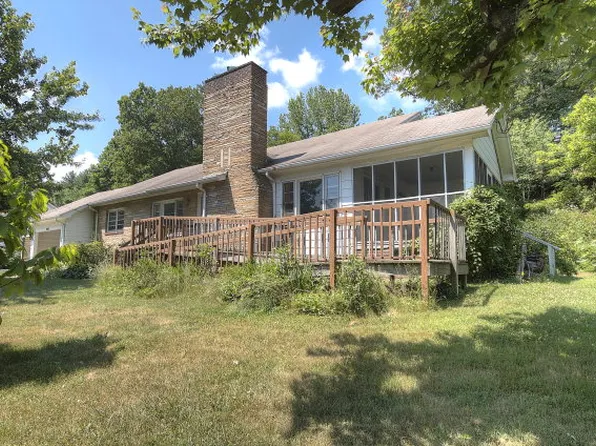 422 Altapass Hwy, Spruce Pine, NC 28777