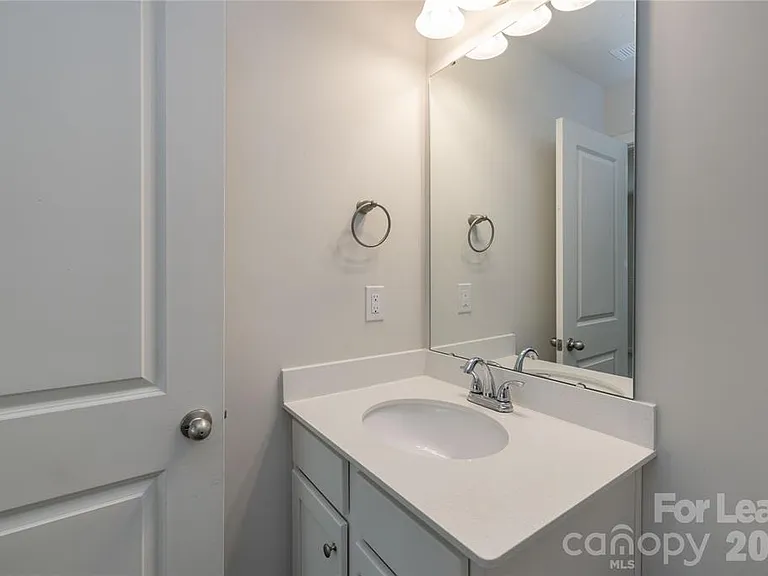1419 Amhurst St — Photo 32