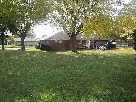 3rd image of 644 Ann Pl