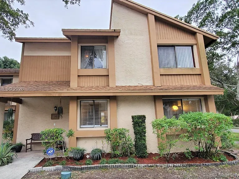40 Wimbledon Lake Dr #216 — Photo 1