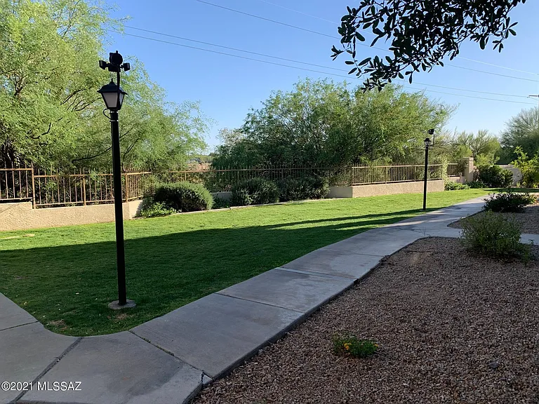 2550 E River Rd #16301 — Photo 36