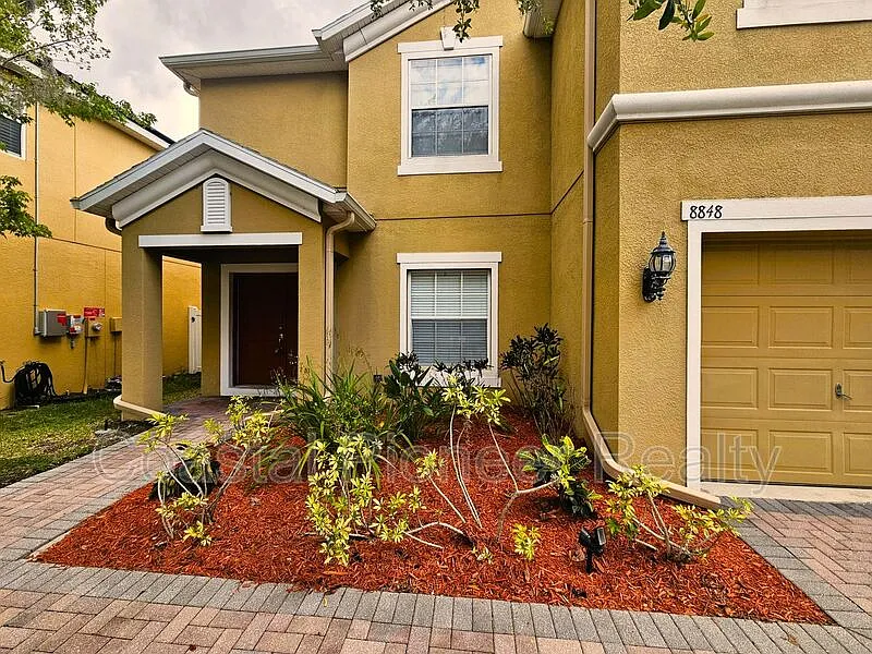 5 bed, 3.0 bath, 2968 sqft, $3,400 — Photo 2