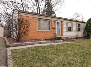 7717 Westview Ln, Woodridge, IL