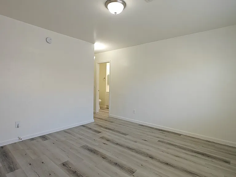 133 W Lester St — Photo 6