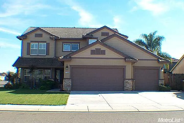 1750 Estancia Dr photo 1